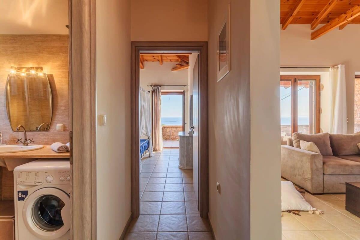 Mani Panoramic Seaviews - Luxury Summer Haven Levktron ภายนอก รูปภาพ