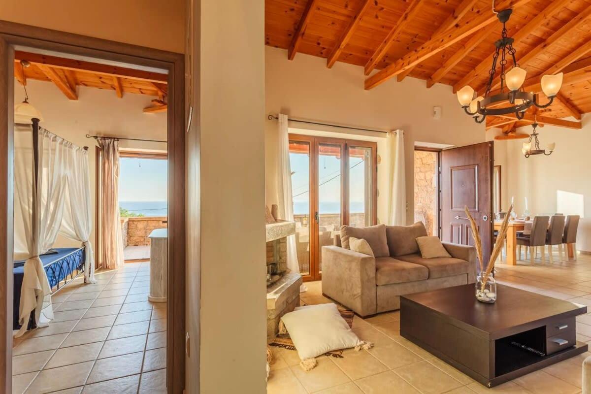Mani Panoramic Seaviews - Luxury Summer Haven Levktron ภายนอก รูปภาพ